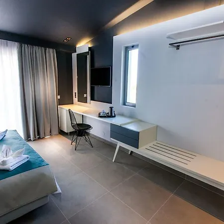 Apartment Muses Studios *