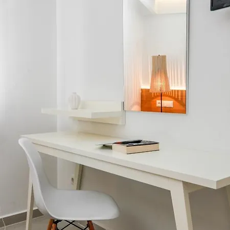 Apartment Muses Studios Potos